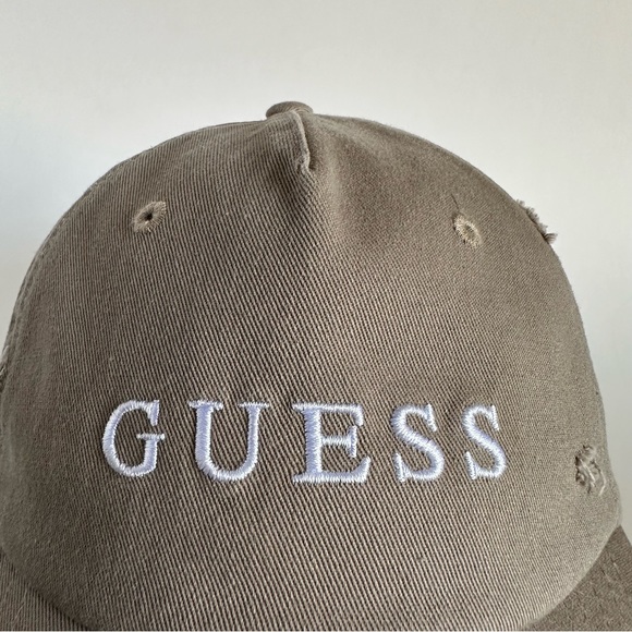Guess Women’s Baseball Hat StrapBack Beige - Picture 2 of 12